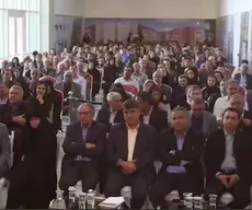 سخنرانی در ارتباط با اثرات یوگا بر سلامتی 